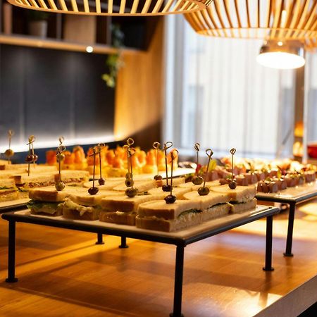 Courtyard By Marriott Glasgow Sec Экстерьер фото