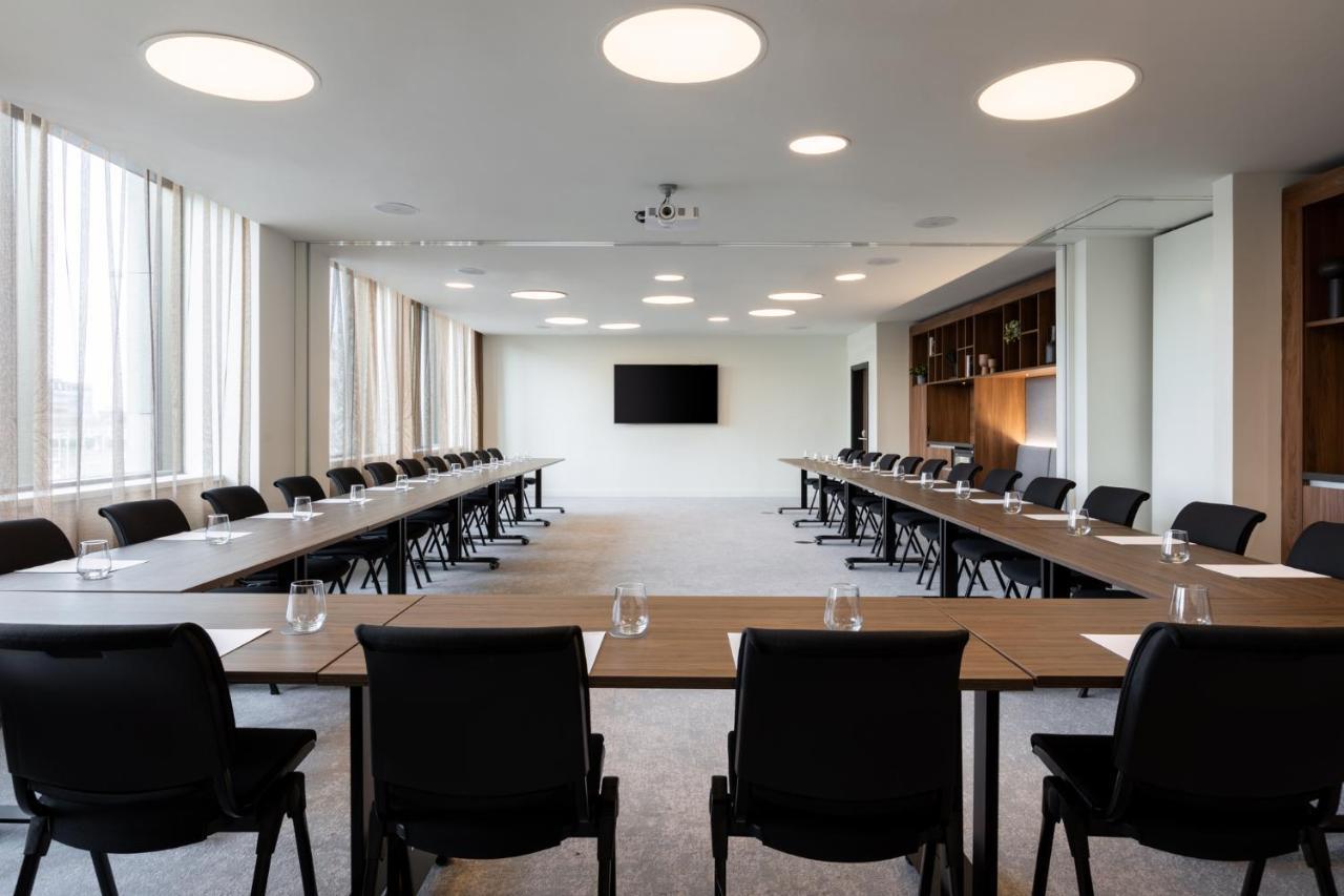 Courtyard By Marriott Glasgow Sec Экстерьер фото