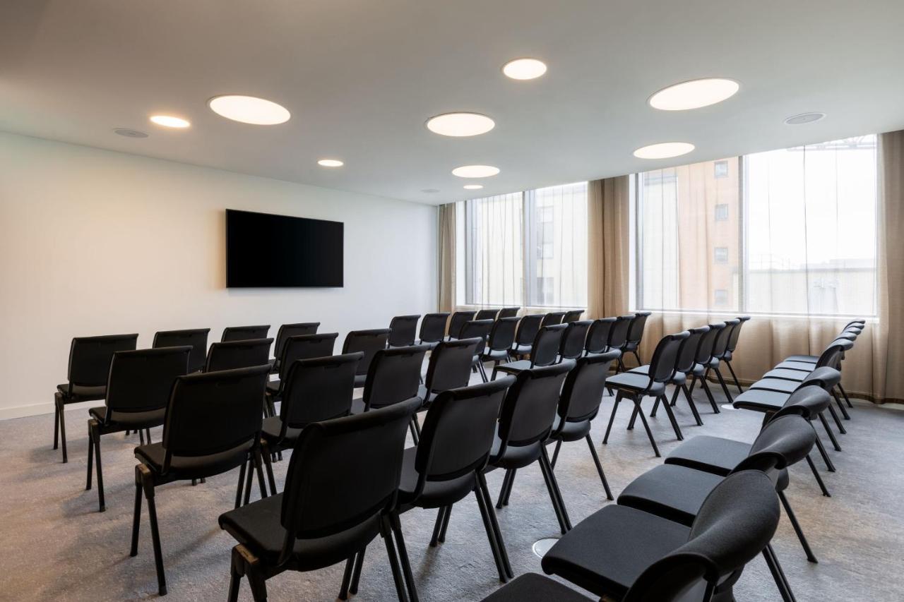 Courtyard By Marriott Glasgow Sec Экстерьер фото
