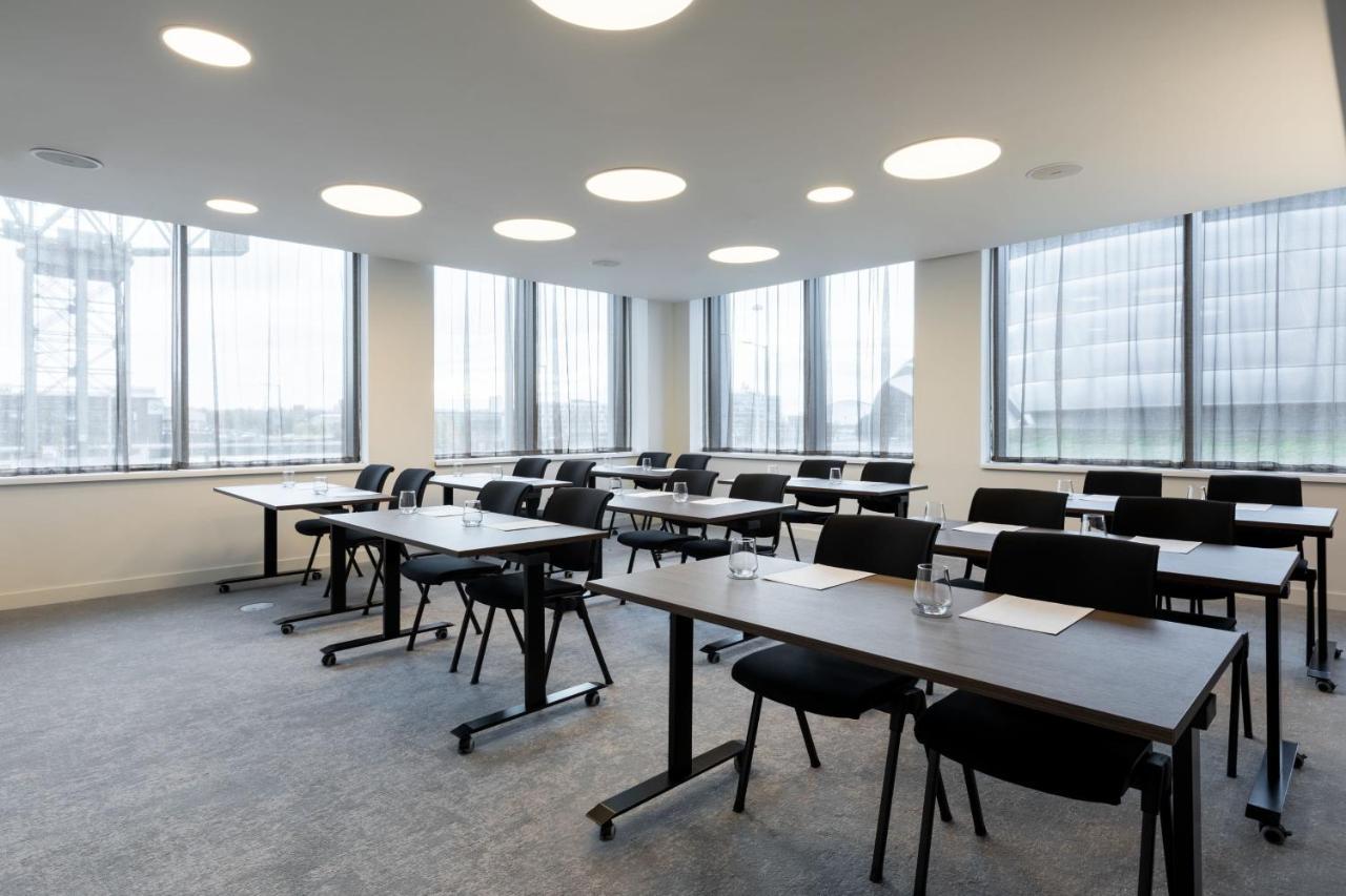 Courtyard By Marriott Glasgow Sec Экстерьер фото