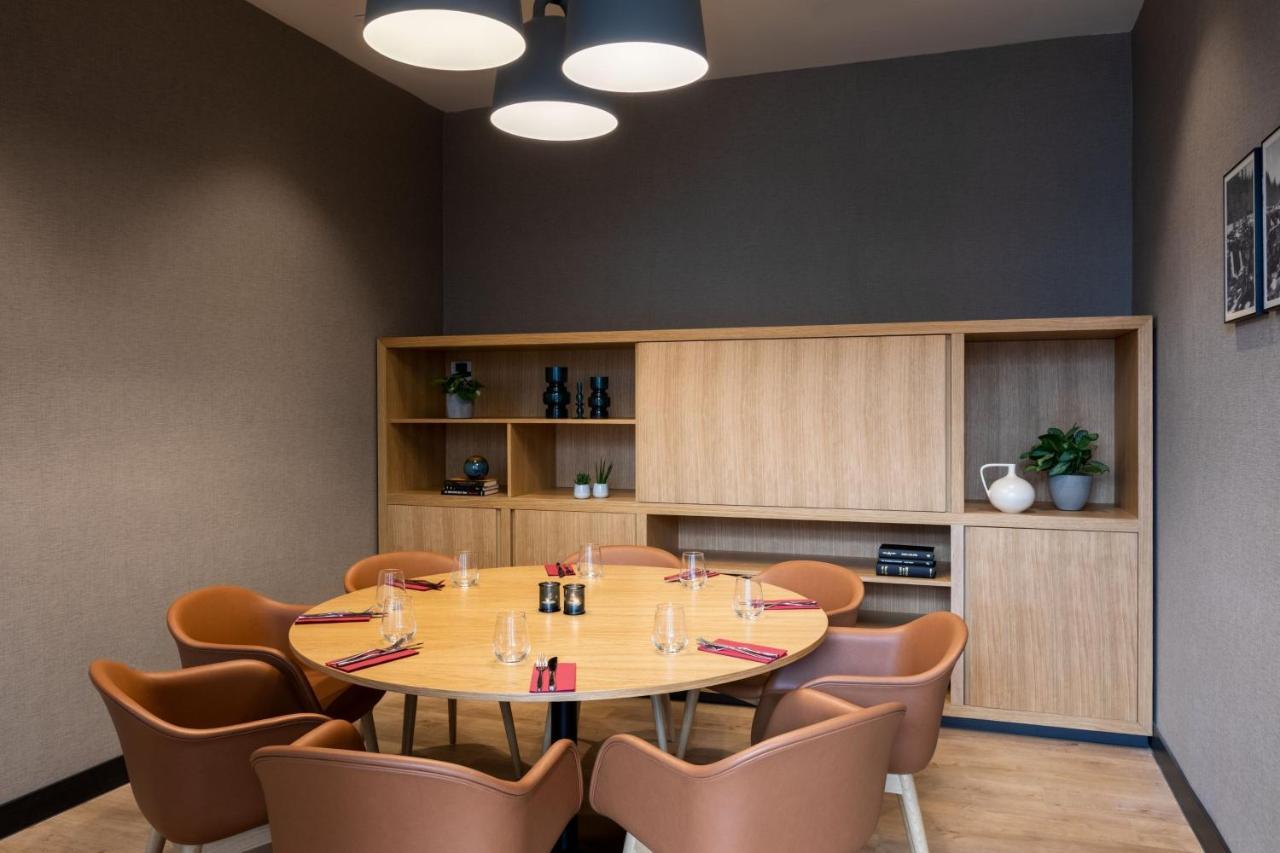 Courtyard By Marriott Glasgow Sec Экстерьер фото