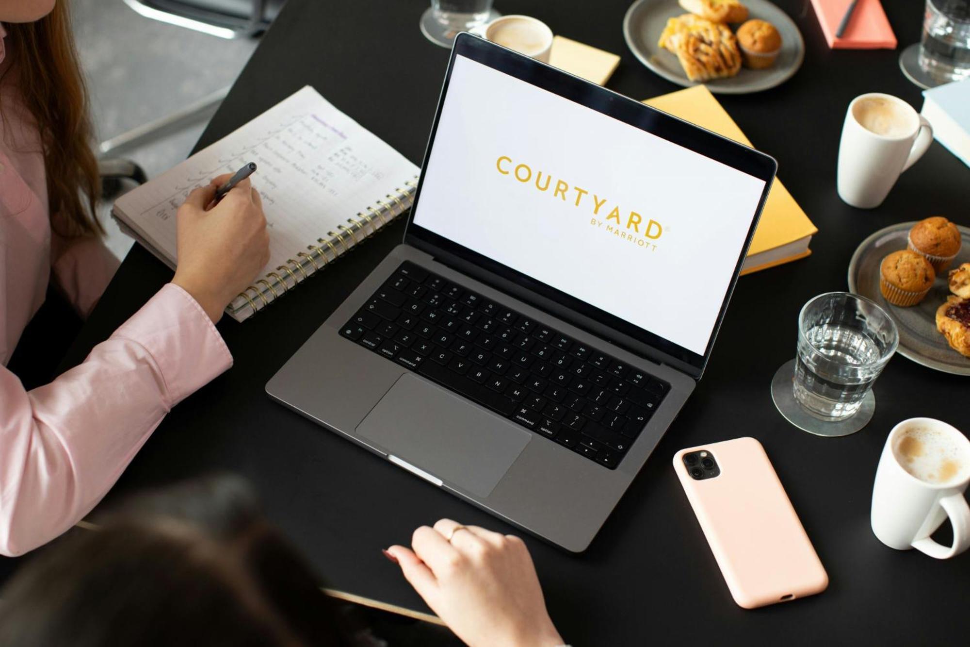 Courtyard By Marriott Glasgow Sec Экстерьер фото
