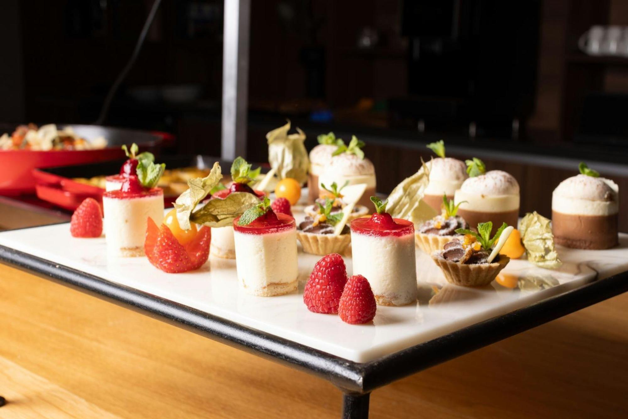 Courtyard By Marriott Glasgow Sec Экстерьер фото