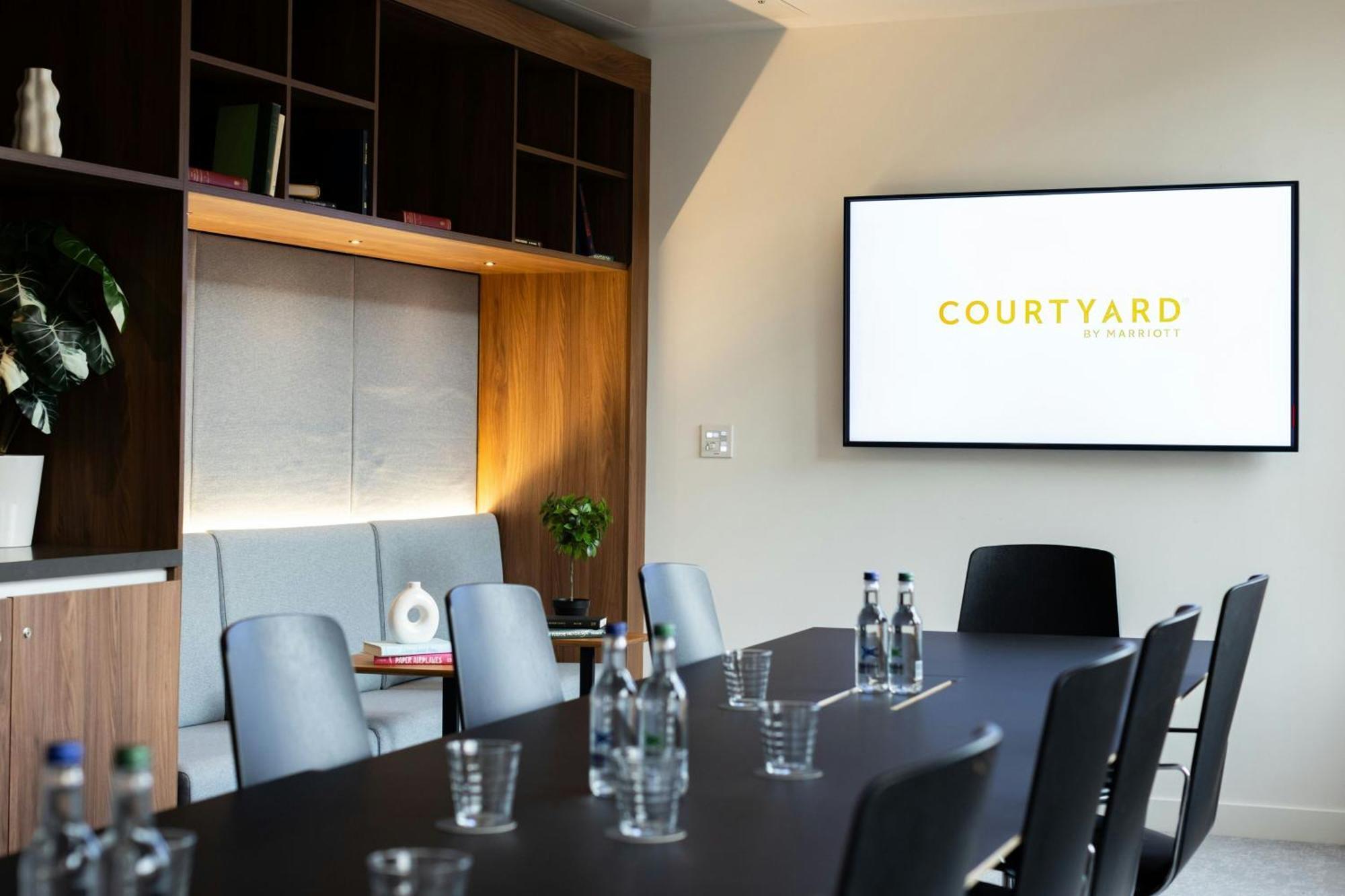 Courtyard By Marriott Glasgow Sec Экстерьер фото